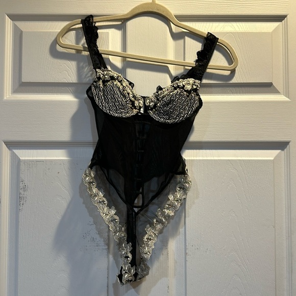 Vintage 1998 Victoria’s Secret Metallic Lace Cutout Mesh Bodysuit Teddy 34B - Picture 1 of 9